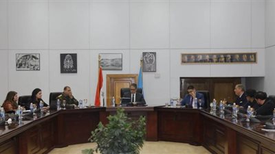 وزير السياحة والآثار يناقش الاستعدادات النهائية لنقل المومياوات الملكية