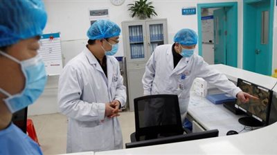 الصين ترسل 20 ألف طبيب إلى بؤرة فيروس كورونا