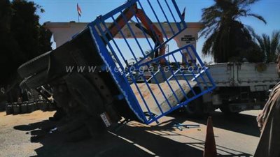 انقلاب سيارة محملة بـ500 أسطوانة بوتاجاز في سوهاج