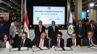 البترول توقع اتفاقيتين مع شركة إيطالية لتجميع محطات غاز السيارات محليا