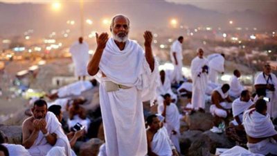 حكم تغطية المحرم جسده بغرض التدفئة؟.. الإفتاء تجيب