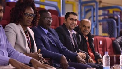 رئيس الاتحاد الإفريقي للريشة الطائرة يحضر نهائي الرجال بالبطولة الأفريقية