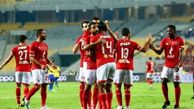 طاقم حكام الأهلي والمصري بالدوري