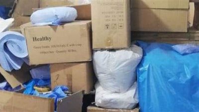 مصادرة 62 ألف قطعة مستلزمات طبية مجهولة المصدر داخل مصنع بالمقطم | صور