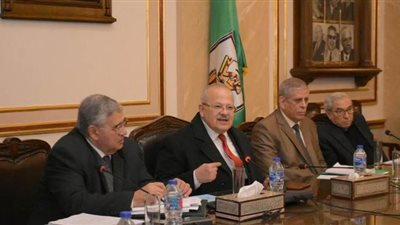 الخشت يطالب أعضاء هيئة التدريس بتدريب الطلاب على التفكير العلمي