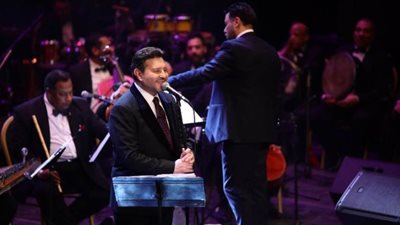 هاني شاكر يطرب جمهوره بحفل عيد الحب بدار الأوبرا | صور