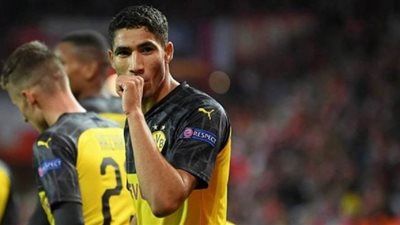 أشرف حكيمي يطارد نجم ليفربول على إنجاز أوروبي