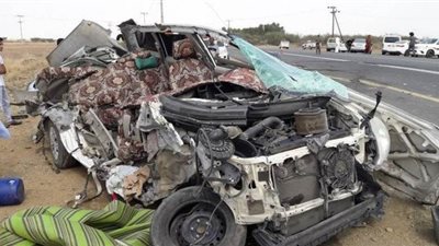 مصرع ٦ أشخاص وإصابة آخر في حادث تصادم 