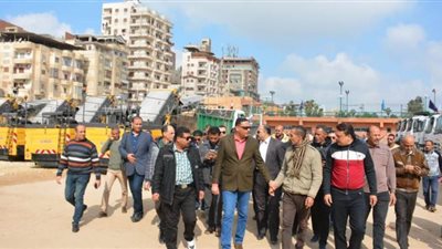 محافظ الدقهلية يعطي إشارة البدء لتوزيع معدات النظافة في احتفالات العيد القومي| صور