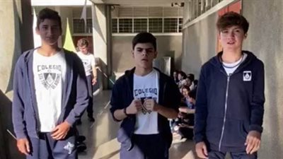 نشطاء يحذرون: انتشار لعبة خطيرة بالمدارس تؤدي للموت | فيديو