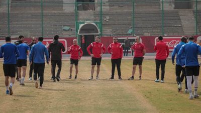 مران قوي لحراس الأهلي وفقرة للعرضيات استعدادا للزمالك