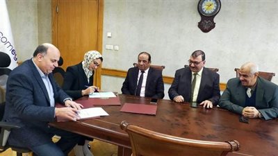 نائب محافظ الوادى الجديد توقع بروتوكول تعاون لتنفيذ مشروع التحول الرقمي