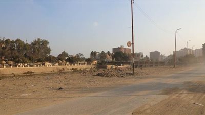 رفع 3500 طن مخلفات هدم وتطهير بطريق ترعة القاصد بشبين الكوم