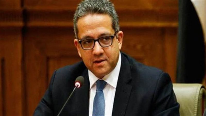 الدكتور خالد العنانى