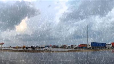 طقس الخليج اليوم: هطول أمطار بالسعودية ورياح متقلبة بالكويت