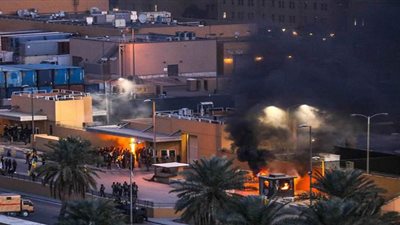 هجوم صاروخي يستهدف محيط السفارة الأمريكية في بغداد