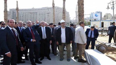 مدبولي: 3 فرق عمل لتطوير ميدان التحرير على مدار الـ 24 ساعة.. ونسبة الإنجاز وصلت لـ90%