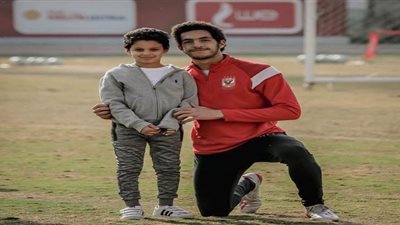 نجل محمد الشناوي في مران الأهلي على ملعب التتش | صور