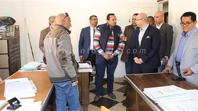 محافظ بني سويف يحيل مدير الشئون الإدارية بالإدارة الهندسية للتحقيق
