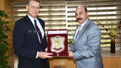 محافظ أسوان يلتقى السفير الألماني | صور