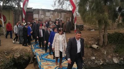 تشريفة على معدية مصرف بالغربية.. وزيرة الهجرة تتفقد قرية الفرستق