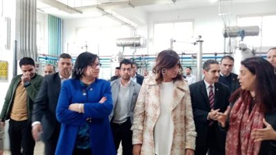 وزيرة الهجرة ومحافظ الغربية يتفقدان مصانع إنتاج العطور بقرية شبرابلولة