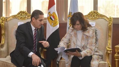 وزيرة الهجرة تعلن دعمها لقرية كتامة في الترويج لمنتجاتهم