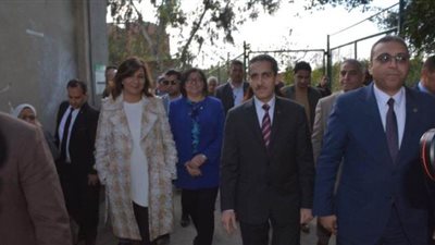 وزيرة الهجرة تختتم جولتها في الغربية بزيارة مصنع للكيماويات والدهانات