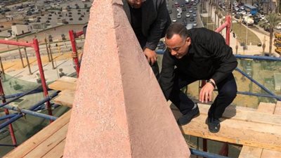 الآثار تنتهي من تركيب أجزاء مسلة التحرير | صور
