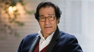 مجمع الفنون يستضيف معرض الفنان فاروق حسني