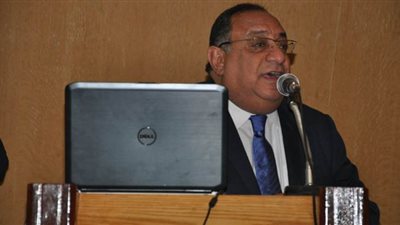 رئيس جامعة حلوان يفتتح ندوة 