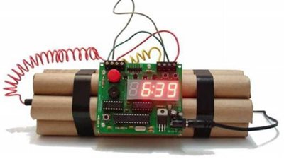 قنبلة مسيلة للدموع تثير الذعر بشارع أحمد ماهر في المنصورة