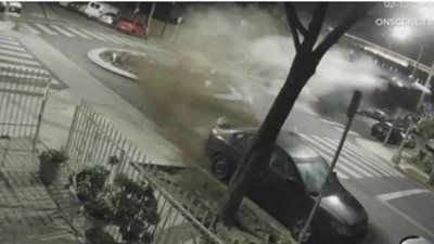 تحت تأثير الكحول.. امرأة تتسبب في حادث مؤلم خلال قيادتها سيارتها بي إم دبليو M4 | فيديو