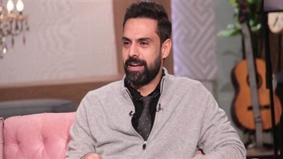 أمير طعيمة يعلق على وقف مطربي المهرجانات