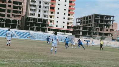 إلغاء مباراة طوخ والبلاستيك بعد إصابة الحكم عماد العقاد بـ