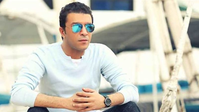 الفنان مصطفى كامل