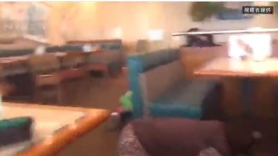 لحظة وقوع زلزال مدمر باليابان ورعب السكان | فيديو 