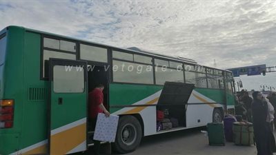 وصول أتوبيسات المصريين العائدين من الحجر الصحي بمطروح للإسكندرية | صور