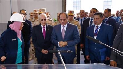 السيسي يفتتح مشروعات جديدة.. مصنع ٣٠٠ الحربي بشركة أبو زعبل  و١٤٤ ببنها و٢٧ بقها و٩٩٩ بحلوان.. ويتفقد عددا من خطوط الإنتاج