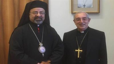 نائب بابا الفاتيكان يستقبل بطريرك الكاثوليك