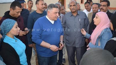 محافظ البحر الأحمر: توفير وسيلة مواصلات من منطقة وادي الجمال لمرسى علم