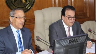 مصر تطرق عالم الفضاء.. وزير التعليم العالي: تجهيز أول مركز لصناعة الأقمار الصناعية.. والقوصي: نحلم بإرسال أول مركبة للفضاء الخارجي