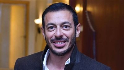 مصطفى شعبان يخرج من سباق رمضان بسبب مدحت العدل