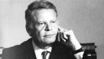 الشهيد يوسف السباعي.. دخل الصحافة من باب الأدب