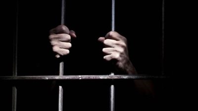 حبس عاطل بتهمة الاتجار في الأقراص المخدرة بحلوان