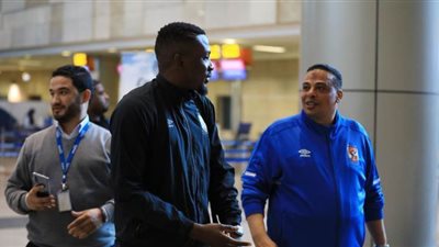 مشاهد تلخص استعدادات الأهلي للسوبر.. عبد الحفيظ وعدلي يستقبلان البعثة في أبوظبي .. والدرندلي يطمئن على ترتيبات الرحلة