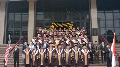 تخريج دفعة جديدة من طلاب البرنامج الماليزي بـ