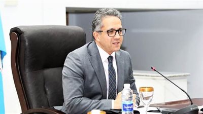 السياحة تهدي ركاب أولى رحلات الأقصر زيارة مجانية لمقبرة نفرتاري