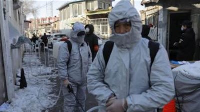 هل يكتسب المصابون بفيروس كورونا مناعة تحميهم من الإصابة به مرة أخرى.. استشاري يجيب