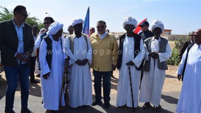 محافظ البحر الأحمر يخصص قطعة أرض لإنشاء مستشفى لأهالي حلايب